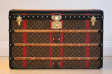 Load image into Gallery viewer, Louis Vuitton trunk
