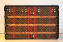 Load image into Gallery viewer, Louis Vuitton trunk
