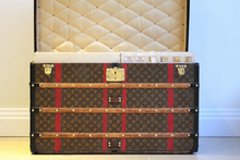 Load image into Gallery viewer, Louis Vuitton trunk
