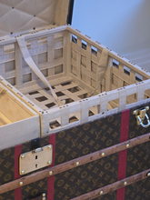 Load image into Gallery viewer, Louis Vuitton trunk
