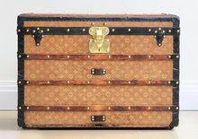 Load image into Gallery viewer, Louis Vuitton trunk
