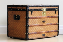 Load image into Gallery viewer, Louis Vuitton trunk
