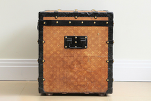 Load image into Gallery viewer, Louis Vuitton trunk
